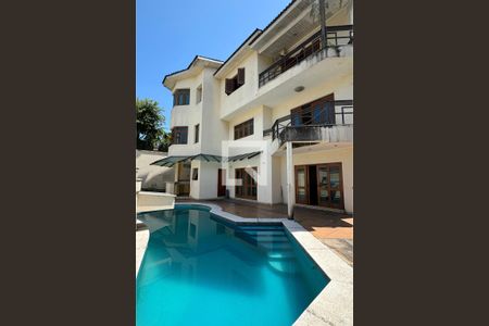 Casa de condomínio à venda com 975m², 4 quartos e 8 vagasPiscina