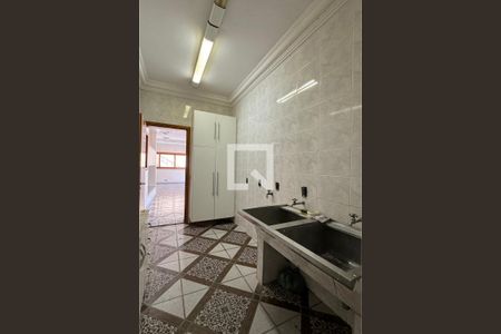 Casa de condomínio à venda com 975m², 4 quartos e 8 vagasÁrea de Serviço