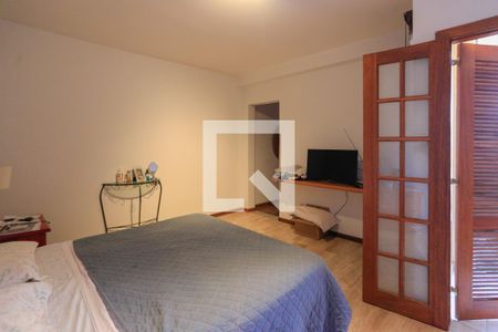 Casa à venda com 246m², 4 quartos e 4 vagas Casa à venda com 246m², 4 quartos e 4 vagasSuíte 2