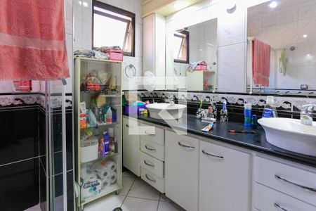 Casa à venda com 246m², 4 quartos e 4 vagas Casa à venda com 246m², 4 quartos e 4 vagasBanheiro Social