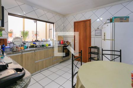 Casa à venda com 246m², 4 quartos e 4 vagas Casa à venda com 246m², 4 quartos e 4 vagasCozinha