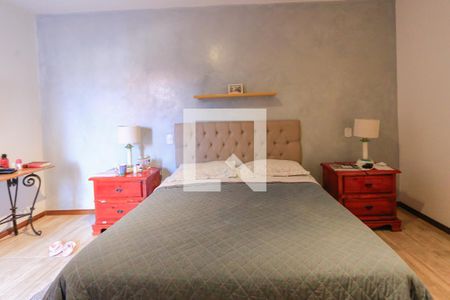 Casa à venda com 246m², 4 quartos e 4 vagas Casa à venda com 246m², 4 quartos e 4 vagasSuíte 2