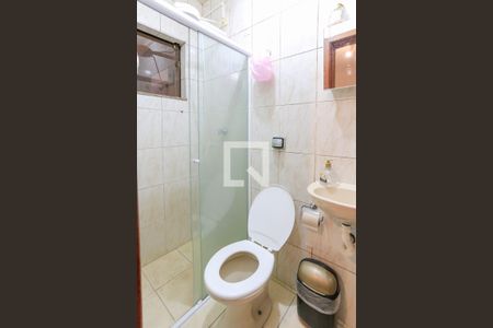 Casa à venda com 246m², 4 quartos e 4 vagas Casa à venda com 246m², 4 quartos e 4 vagasSuíte 1 - Banheiro