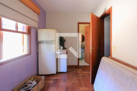 Casa à venda com 246m², 4 quartos e 4 vagas Casa à venda com 246m², 4 quartos e 4 vagasQuarto 3