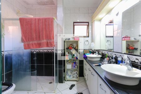 Casa à venda com 246m², 4 quartos e 4 vagas Casa à venda com 246m², 4 quartos e 4 vagasBanheiro Social