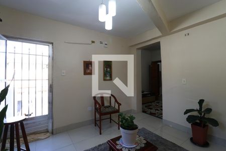 Casa à venda com 160m², 3 quartos e sem vagaHall