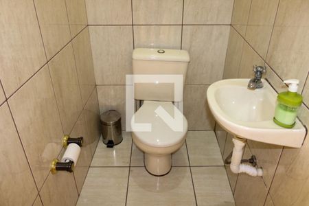 Casa à venda com 250m², 3 quartos e 6 vagas Casa à venda com 250m², 3 quartos e 6 vagasBanheiro de serviço