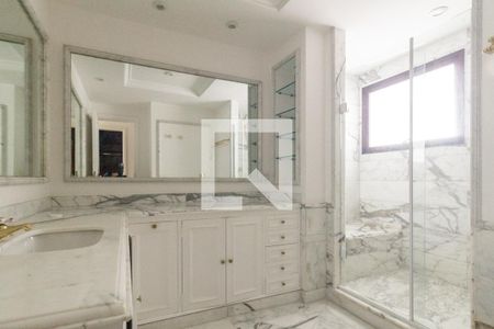 Apartamento à venda com 241m², 3 quartos e 3 vagas Apartamento à venda com 241m², 3 quartos e 3 vagasBanheiro 1 - Suíte