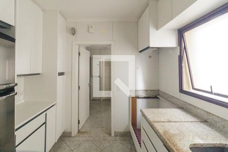 Apartamento à venda com 241m², 3 quartos e 3 vagas Apartamento à venda com 241m², 3 quartos e 3 vagasCozinha