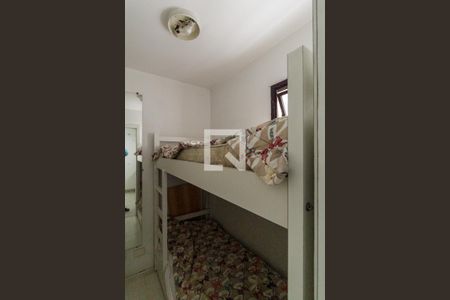 Apartamento à venda com 241m², 3 quartos e 3 vagas Apartamento à venda com 241m², 3 quartos e 3 vagasQuarto de Serviço