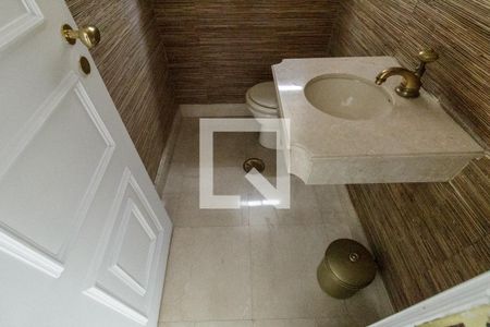 Apartamento à venda com 241m², 3 quartos e 3 vagas Apartamento à venda com 241m², 3 quartos e 3 vagasLavabo