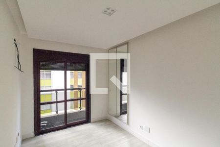 Apartamento à venda com 241m², 3 quartos e 3 vagas Apartamento à venda com 241m², 3 quartos e 3 vagasQuarto 2 - Suíte