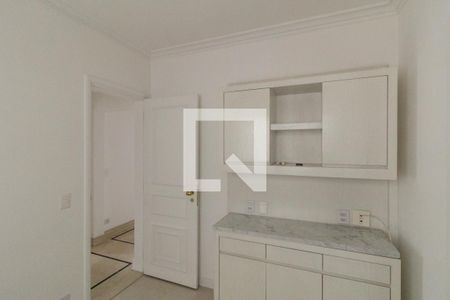 Apartamento à venda com 241m², 3 quartos e 3 vagas Apartamento à venda com 241m², 3 quartos e 3 vagasCopa