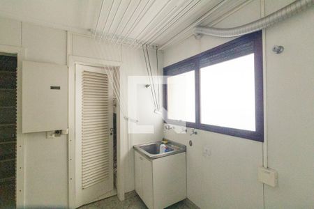 Apartamento à venda com 241m², 3 quartos e 3 vagas Apartamento à venda com 241m², 3 quartos e 3 vagasLavanderia