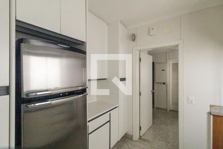 Apartamento à venda com 241m², 3 quartos e 3 vagas Apartamento à venda com 241m², 3 quartos e 3 vagasCozinha
