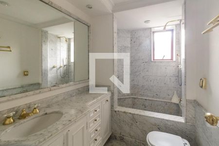 Apartamento à venda com 241m², 3 quartos e 3 vagas Apartamento à venda com 241m², 3 quartos e 3 vagasBanheiro 3 - Suíte