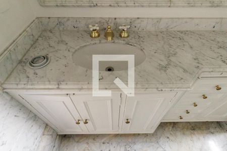 Apartamento à venda com 241m², 3 quartos e 3 vagas Apartamento à venda com 241m², 3 quartos e 3 vagasBanheiro 2 - Suíte