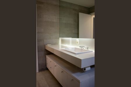 Apartamento à venda com 120m², 2 quartos e sem vagaBanheiro