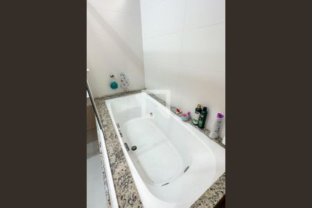 Apartamento para alugar com 180m², 3 quartos e 1 vaga Apartamento para alugar com 180m², 3 quartos e 1 vagaBanheiro de suíte 01