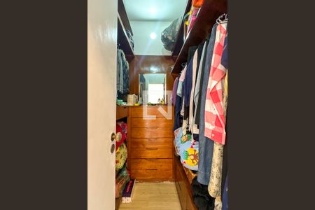 Apartamento para alugar com 180m², 3 quartos e 1 vaga Apartamento para alugar com 180m², 3 quartos e 1 vagaSuíte 01 - Closet
