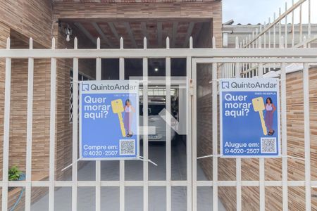 Casa à venda com 188m², 4 quartos e 3 vagas Casa à venda com 188m², 4 quartos e 3 vagasFachada-Instalação de Plaquinhas
