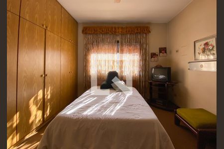 Casa à venda com 330m², 3 quartos e 2 vagas Casa à venda com 330m², 3 quartos e 2 vagasQuarto 3