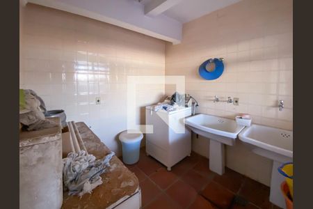 Casa à venda com 330m², 3 quartos e 2 vagas Casa à venda com 330m², 3 quartos e 2 vagasÁrea de Serviço