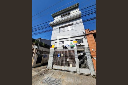 Casa à venda com 190m², 3 quartos e 1 vaga Casa à venda com 190m², 3 quartos e 1 vagaFachada