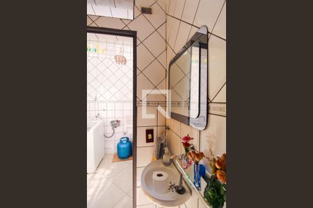 Casa à venda com 140m², 2 quartos e 2 vagasBanheiro de serviço