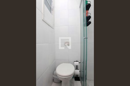 Banheiro de kitnet/studio para alugar com 1 quarto, 24m² em Centro Histórico, Porto Alegre