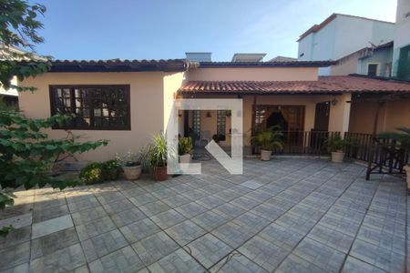 Casa à venda com 130m², 4 quartos e sem vagaArea Externa 