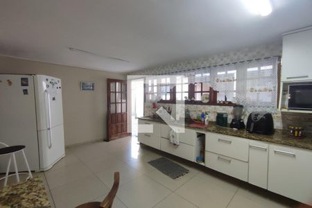 Casa à venda com 130m², 4 quartos e sem vagaBanheiro Social