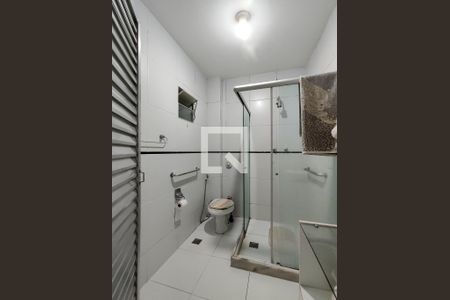 Casa à venda com 140m², 4 quartos e sem vaga Casa à venda com 140m², 4 quartos e sem vagaBanheiro Corredor