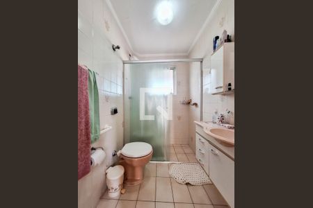 Casa à venda com 200m², 4 quartos e 4 vagasBanheiro casa 1