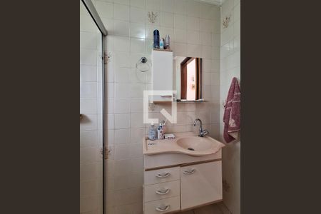 Casa à venda com 200m², 4 quartos e 4 vagasBanheiro casa 1