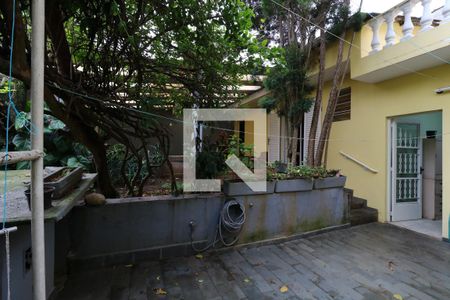 Casa à venda com 248m², 5 quartos e 4 vagasQuintal
