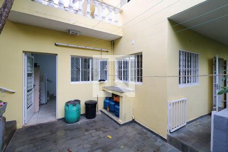 Casa à venda com 248m², 5 quartos e 4 vagasQuintal