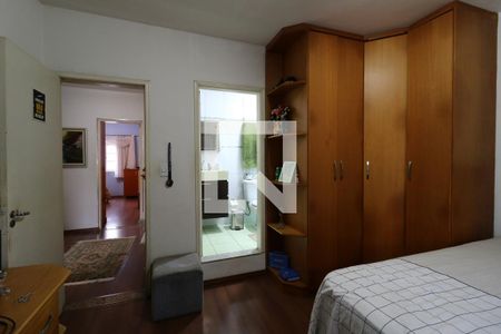 Casa à venda com 248m², 5 quartos e 4 vagasSuíte 2