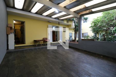 Casa à venda com 248m², 5 quartos e 4 vagasGaragem - Rua Tupi