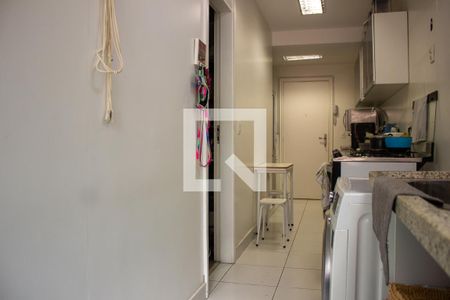 Apartamento à venda com 130m², 3 quartos e 2 vagas Apartamento à venda com 130m², 3 quartos e 2 vagasÁrea de Serviço