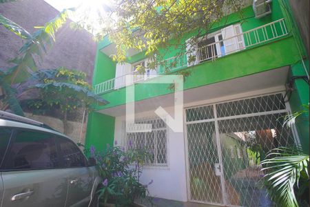 Casa à venda com 580m², 2 quartos e 6 vagasFachada Casa