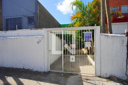 Casa à venda com 580m², 2 quartos e 6 vagasFachada