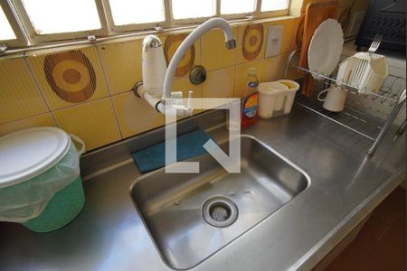 Casa à venda com 580m², 2 quartos e 6 vagasCozinha - Torneira