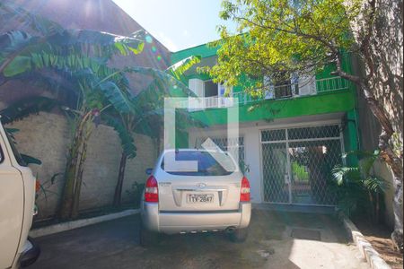Casa à venda com 580m², 2 quartos e 6 vagasFachada Casa
