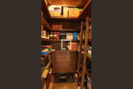 Apartamento à venda com 460m², 6 quartos e 1 vaga Apartamento à venda com 460m², 6 quartos e 1 vagaDespensa