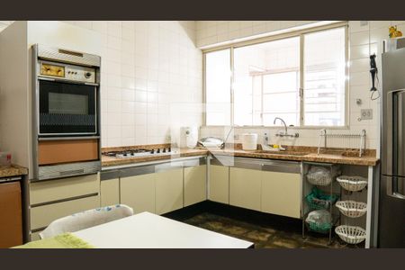 Apartamento à venda com 460m², 6 quartos e 1 vaga Apartamento à venda com 460m², 6 quartos e 1 vagaCozinha