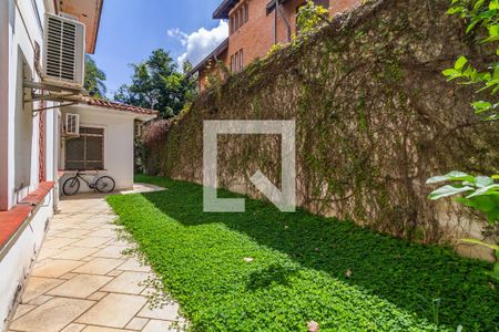 Casa à venda com 568m², 4 quartos e 4 vagasQuintal
