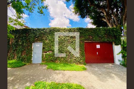 Casa à venda com 568m², 4 quartos e 4 vagasFachada