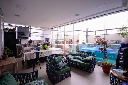 Apartamento à venda com 175m², 3 quartos e 3 vagas Apartamento à venda com 175m², 3 quartos e 3 vagasÁrea de Lazer