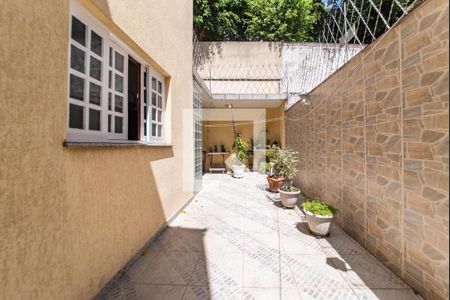 Casa à venda com 174m², 3 quartos e 2 vagas Casa à venda com 174m², 3 quartos e 2 vagasQuintal